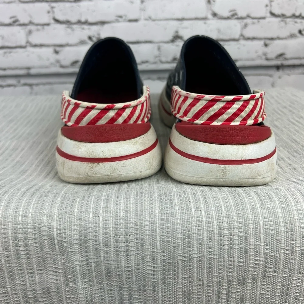 37. Sketchers | American flag stars and stripes, croc like shoes size: 5Y